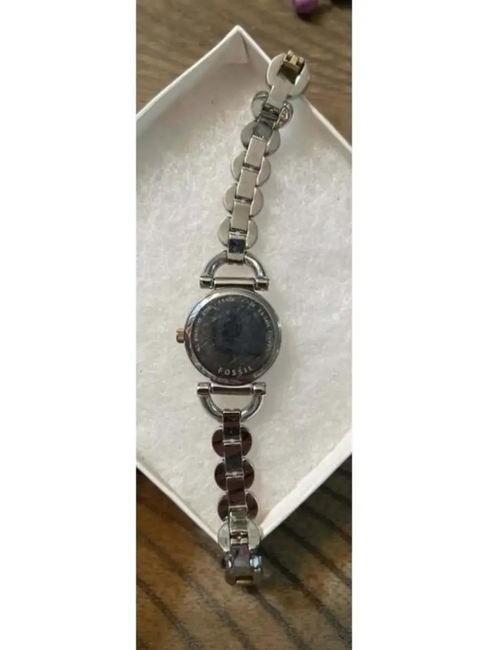 Fossil Women’s Two-Tone Silver Gold Watch – Tested Working